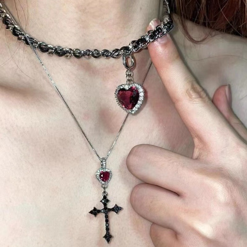 Punk Grunge Red Heart Crystal  - Layered Pendant Necklace Aesthetic 评论和价格