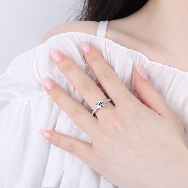 1-Carat D VVS1 Moissanite Ring - Moissanite Engagement Ring 1 Carat 评论和价格